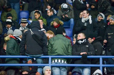 Kharkiv, Ukrayna - 14 Şubat 2019: Eintracht Frankfurt taraftarları