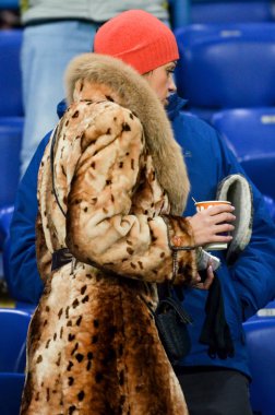 Kharkiv, Ukrayna - 14 Şubat 2019: Futbol kız taraftarları desteği