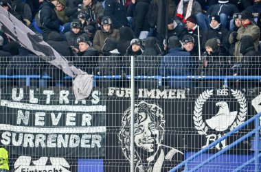 Kharkiv, Ukrayna - 14 Şubat 2019: Eintracht Frankfurt taraftarları