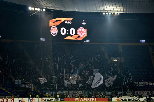 Kharkiv, Ukrayna - 14 Şubat 2019: Eintracht Frankfurt taraftarları