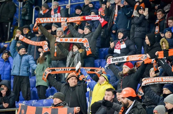 Kharkiv, Ukrayna - 14 Şubat 2019: Shakhtar Futbol taraftarları