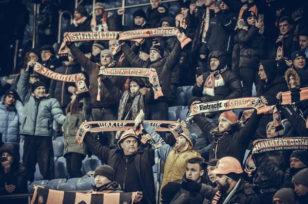 Kharkiv, Ukrayna - 14 Şubat 2019: Shakhtar Futbol taraftarları