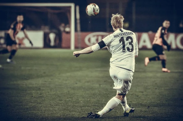 Kharkiv, Ukrayna - 14 Şubat 2019: Martin Hinteregger (R) dur