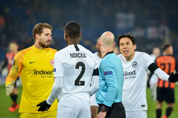 Kharkiv, Ukrayna - 14 Şubat 2019: Evan N'Dicka ve Makoto Ha