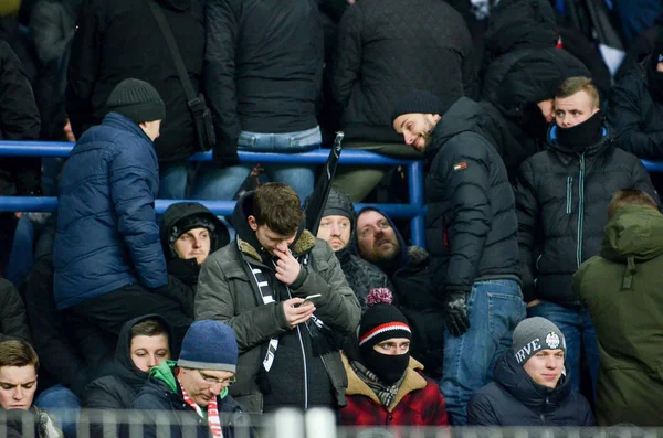 Kharkiv, Ukrayna - 14 Şubat 2019: Eintracht Frankfurt taraftarları