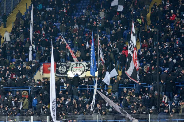 Kharkiv, Ukrayna - 14 Şubat 2019: Eintracht Frankfurt taraftarları