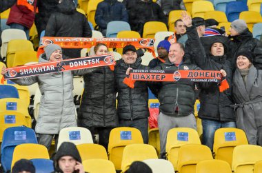 Kiev, Ukrayna - 12 Aralık 2018: Stadyumdaki taraftarlar