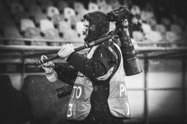 Kiev, Ukrayna - 12 Aralık 2018: Fotoğrafçı ve gazeteci w