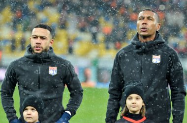 Kiev, Ukrayna - 12 Aralık 2018: Marcelo ve Memphis Depay dur