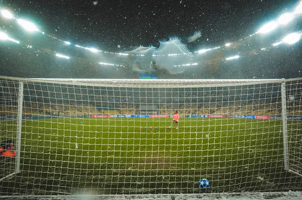 Kiev, Ukrayna - 12 Aralık 2018: Sno sırasında futbol stadyumu