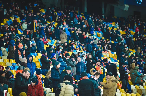 KIEV, UKRAINE - 12 Desember 2018: Penggemar di stadion selama th — Stok Foto