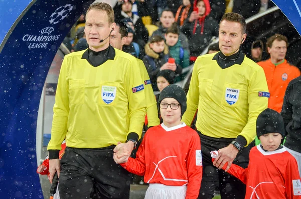 Kiev, Ukrayna - 12 Aralık 2018: Hakem takımı