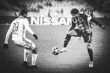 Kiev, Ukrayna - 12 Aralık 2018: Taison ve Lucas Tousart duri