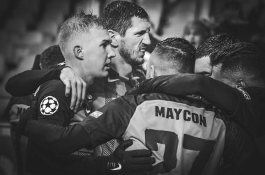 Kiev, Ukrayna - 12 Aralık 2018: Shakhtar futbolcuları kutluyor