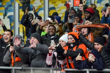 Kiev, Ukrayna - 12 Aralık 2018: Futbol taraftarları golü kutladı 