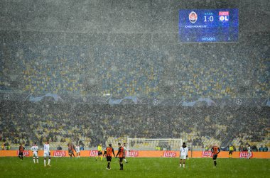 Kiev, Ukrayna - 12 Aralık 2018: Kar yağışı sırasında tam stadyum