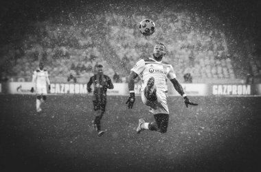 Kiev, Ukrayna - 12 Aralık 2018: Memphis Depay uçuş sırasında t