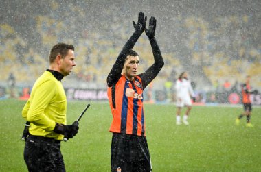 Kiev, Ukrayna - 12 Aralık 2018: Futbolcular taraftarlara teşekkür etti