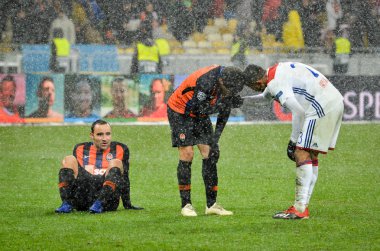 Kiev, Ukrayna - 12 Aralık 2018: Sinirli futbolcular otursun