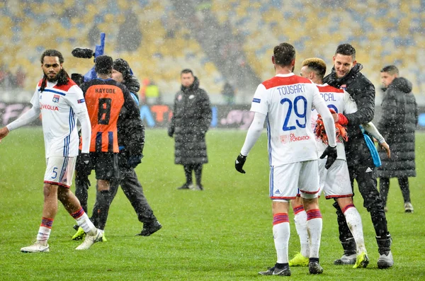 КИЕВ, Украина - 12 декабря 2018 года: Лионские футболисты празднуют — стоковое фото
