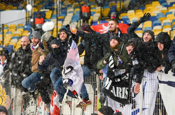 Kiev, Ukrayna - 12 Aralık 2018: Olympique Lyon Taraftarları Kutladı