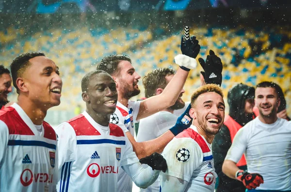 Kiev, Ukrayna - 12 Aralık 2018: Lyonlu futbolcular celebra