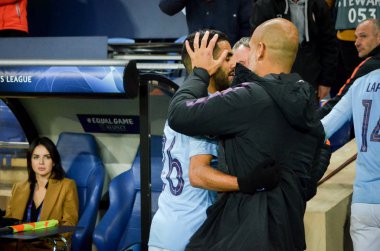 Kharkiv, Ukrayna - 23 Ekim 2018: Pep Guardiola teşekkür onun pl