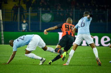 Kharkiv, Ukrayna - 23 Ekim 2018: Riyad Mahrez (R) ve Fernan