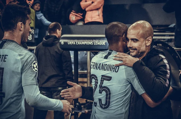 KHARKIV, UCRÂNIA - 23 de outubro de 2018: Pep Guardiola agradece seu pl — Fotografia de Stock