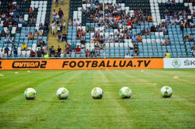 Odessa, Ukrayna - 21 Temmuz 2018: Futbol topları New Balance o koydu