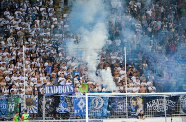 Odessa, Ukrayna - 21 Temmuz 2018: Ultras ve taraftarlar kalenin arkasında