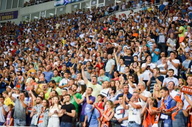 Odessa, Ukrayna - 21 Temmuz 2018: Ultras ve taraftarlar kalenin arkasında