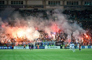 Odessa, Ukrayna - 21 Temmuz 2018: Fanlar ve ultras fişeği fo