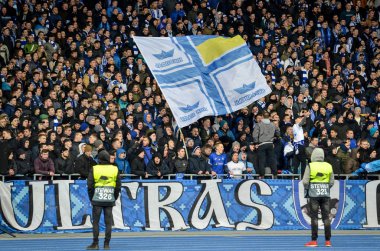 Kiev, Ukrayna - 14 Mart 2019: Ultras ve taraftarlar takımı destekliyor