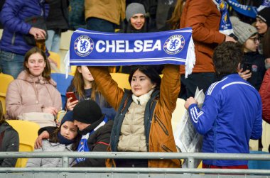 Kiev, Ukrayna - 14 Mart 2019: Chelsea taraftarları takımı destekliyor
