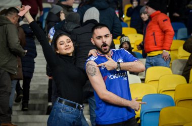 Kiev, Ukrayna - 14 Mart 2019: Chelsea taraftarları takımı destekliyor