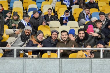 Kiev, Ukrayna - 14 Mart 2019: Futbol taraftarları d takımını destekliyor