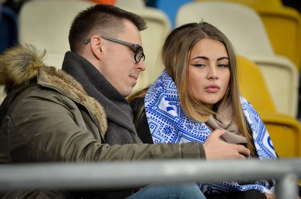 Kiev, Ukrayna - 14 Mart 2019: Futbol taraftarları d takımını destekliyor