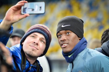 Kiev, Ukrayna - 14 Mart 2019: Vip taraftarlar ön-m için toplandı