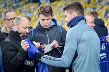 Kiev, Ukrayna - 14 Mart 2019: Vip taraftarlar ön-m için toplandı