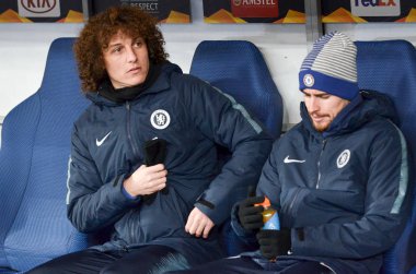 Kiev, Ukrayna - 14 Mart 2019: David Luiz sırasında banch üzerinde 