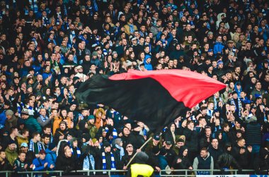 Kiev, Ukrayna - 14 Mart 2019: Ultras ve taraftarlar takımı destekliyor