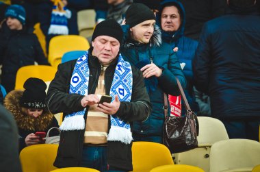 Kiev, Ukrayna - 14 Mart 2019: Chelsea taraftarları takımı destekliyor