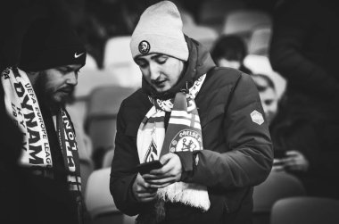 Kiev, Ukrayna - 14 Mart 2019: Chelsea taraftarları takımı destekliyor