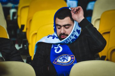 Kiev, Ukrayna - 14 Mart 2019: Chelsea taraftarları takımı destekliyor