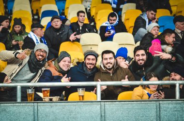 Kiev, Ukrayna - 14 Mart 2019: Chelsea taraftarları takımı destekliyor