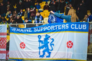 Kiev, Ukrayna - 14 Mart 2019: Chelsea taraftarları takımı destekliyor