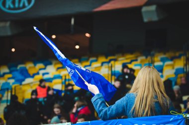 Kiev, Ukrayna - 14 Mart 2019: Chelsea taraftarları takımı destekliyor