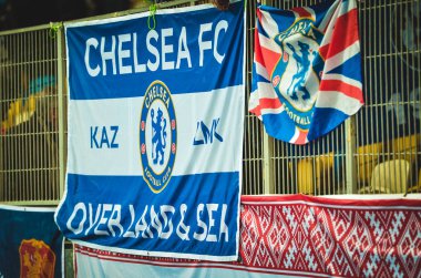 Kiev, Ukrayna - 14 Mart 2019: Chelsea taraftarları takımı destekliyor