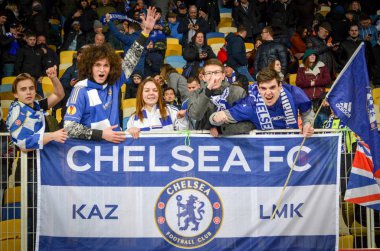 Kiev, Ukrayna - 14 Mart 2019: Chelsea taraftarları takımı destekliyor